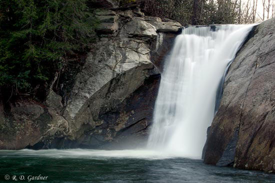 http://www.waterfall-picture-guide.com/image-files/elk-falls1.jpg